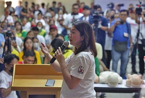 Taguig exempts jobseekers from securing mayor’s clearance.